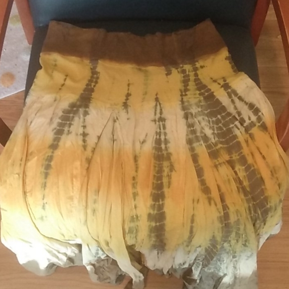 Tri-color peasant skirt size large be. - Picture 3 of 3